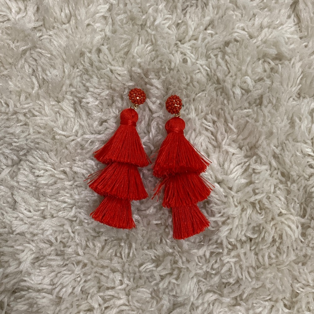 Super cute dangly red earrings❤️